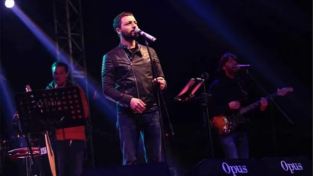 MEHMET ERDEM, SEVENLERİYLE BULUŞUYOR