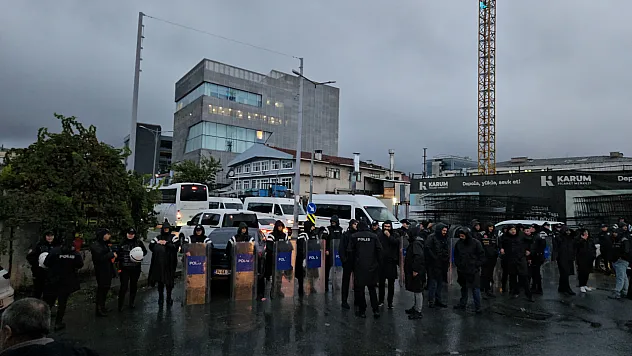 Halk TV'ye inceleme: Polis ekipleri arama yapıyor