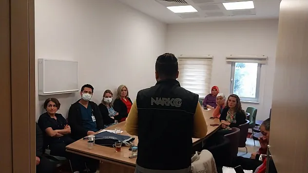Hastane personeline uyuşturucu eğitimi verildi