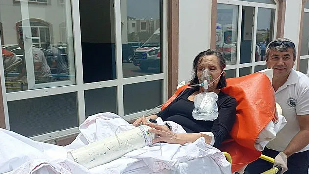 Hastaneden oy kullanmak için oksijen tüpüyle geldi