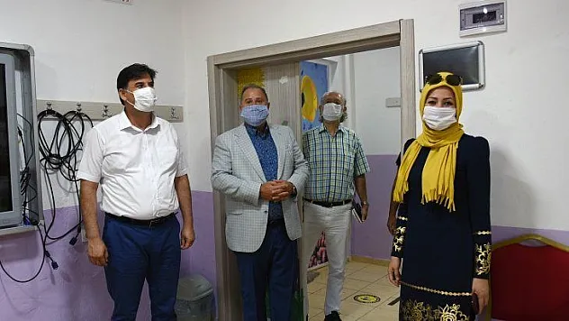 Hayırsever İş İnsanından Karaca'ya Ziyaret