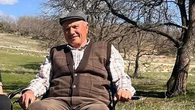 Hayvanlarını otlatırken üstüne yıldırım düşen adam hayatını kaybetti