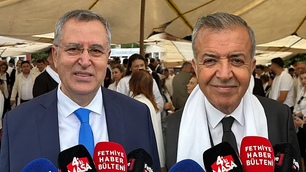 İki Adaydan Dostluk Ve Demokrasi Mesajı