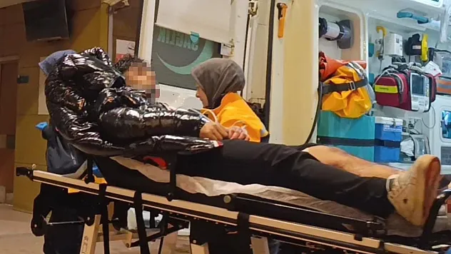 İki grup arasında çıkan tartışma bıçaklı kavgaya dönüştü: 1 yaralı