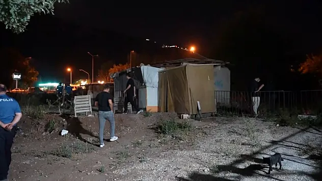 İki grup arasındaki kavga kanlı bitti 1 yaralı