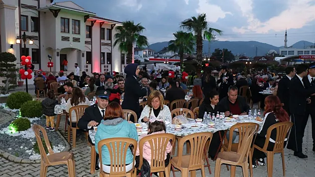 İlçe Emniyet Müdürlüğü'nde anlamlı iftar yemeği