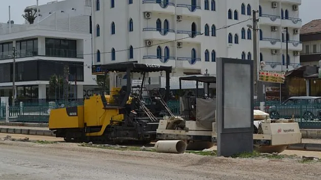 İnönü Bulvarı'nda sıcak asfalt çalışmaları başladı