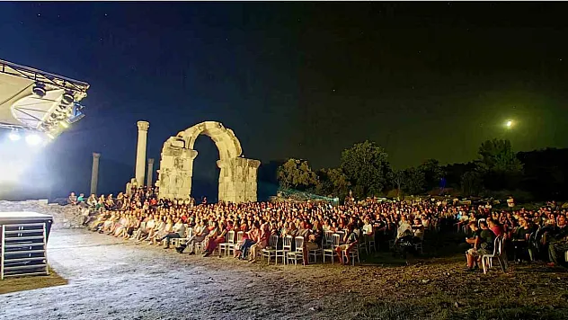 İş Sanat Antik Sahne'nin 'Ben Anadolu' oyununa yoğun ilgi