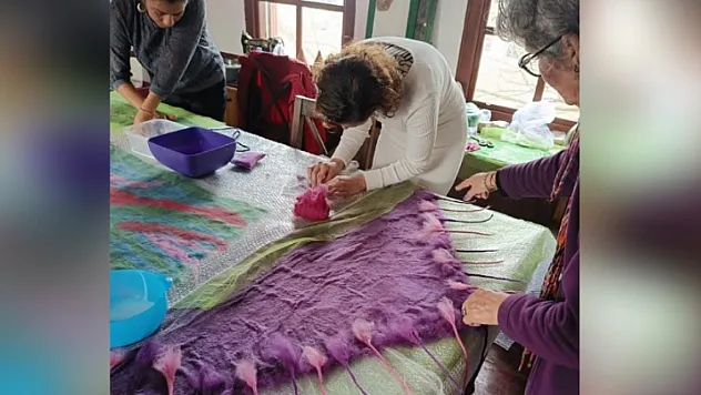 Islak keçe sanatı eğitimleri hız kesmeden devam ediyor