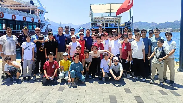 İstanbul'dan gelen hafızlık kursu öğrencileri Marmaris'i ziyaret etti