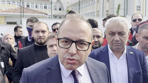 İstanbul Esenyurt'ta lisede bıçaklı kavga: 2 öğrenci yaralandı