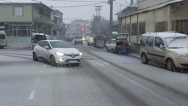 İstanbul'un yüksek kesimlerinde kar