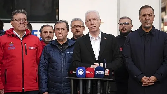 İstanbul Valisi Gül: Sel sularına kapılan 2 kişiyi 17 kilometrelik dere hattında arıyoruz