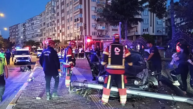 İstinat duvarına çarpan otomobilin sürücüsü hayatını kaybetti