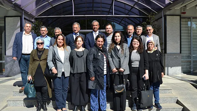 İYİ PARTİ, ODA BAŞKANLARIYLA BİR ARAYA GELDİ