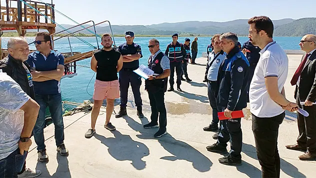 İzinsiz Bağlanan Tekneler Kaldırılıyor