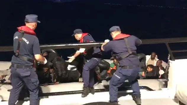 İzmir'de 66 düzensiz göçmen yakalandı