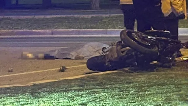 İzmir'de Feci Kaza: Genç Motosiklet Sürücüsü Yaşamını Yitirdi