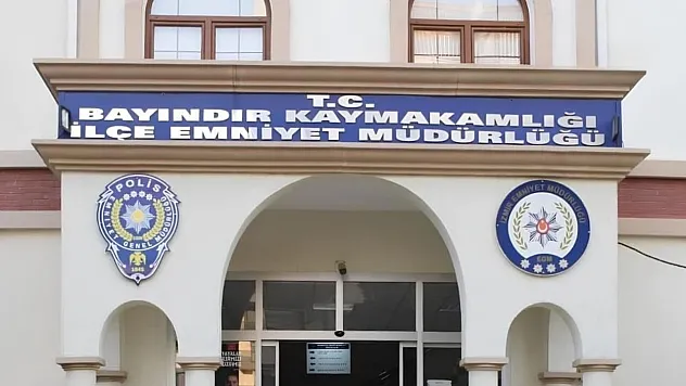 İzmir'de operasyona giden 3 polis bıçaklandı