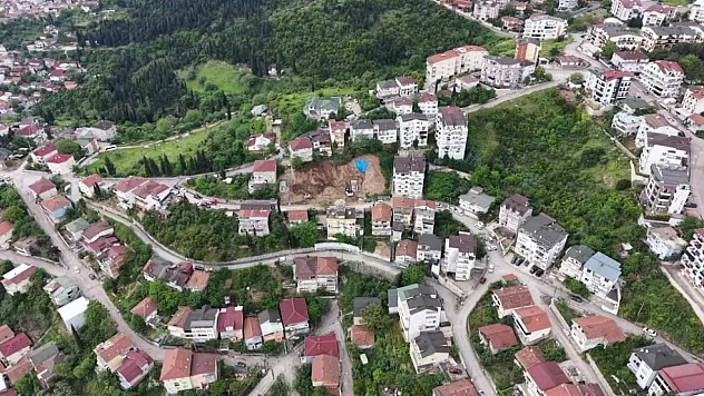 İzmit'te Temel Kazısı Sonrası 5 Bina Boşaltıldı
