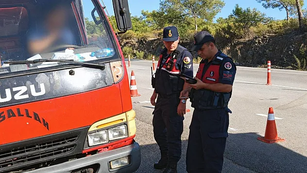 Jandarma Muğla'da bir haftada 17 bin 711 araç denetlendi