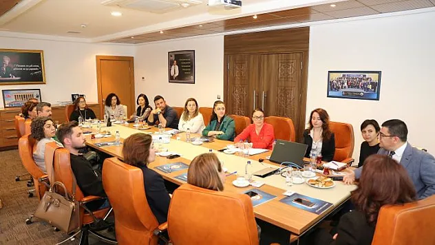 KADIN VE GENÇ GİRİŞİMCİLER ORTAK TOPLANTIDA BİR ARAYA GELDİ