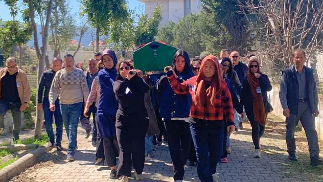Kadınların acı yükü: Son yolculuğuna kadın eliyle uğurlandı