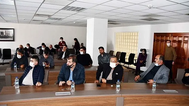 Karaca, Hisarönü esnaflarıyla bir araya geldi