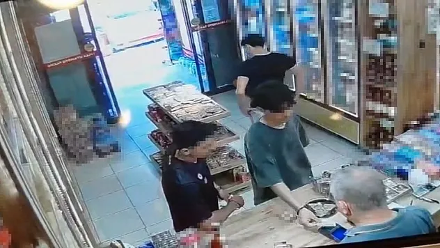 Kartı sahibine ulaşmak yerine, gidip alışveriş yaptılar