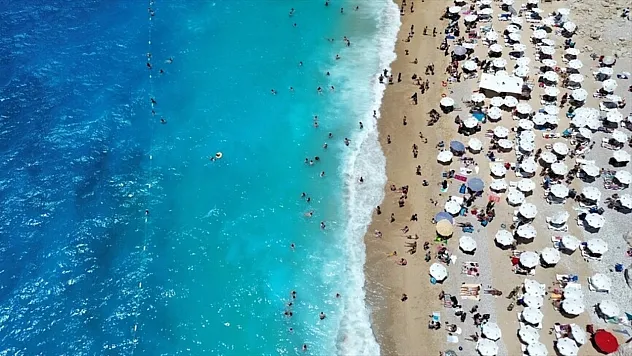 Kaş'taki Kaputaş'ın Avrupa'daki en iyi 10 plaj listesine girmesi turizmcileri sevindirdi
