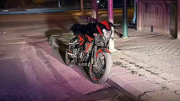Kasksız, ehliyetsiz ve sahte plakalı motosikletliye 182 bin 500 TL ceza