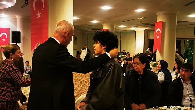 Kaymakam Aksoy, çocuklarla ve muhtarlarla iftarda bir araya geldi