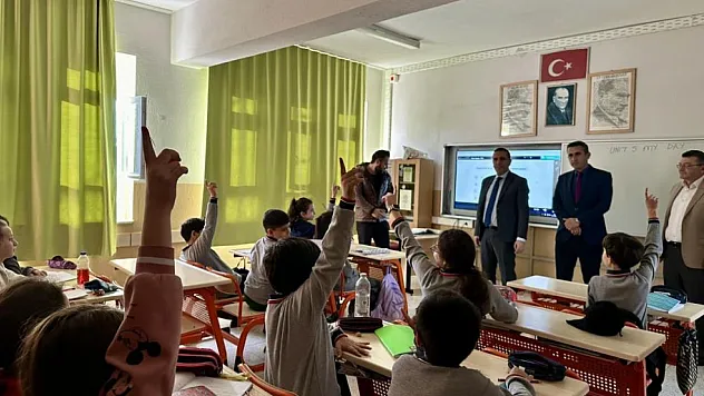 Kaymakam Aktaş, öğretmen ve öğrenciler ile buluştu