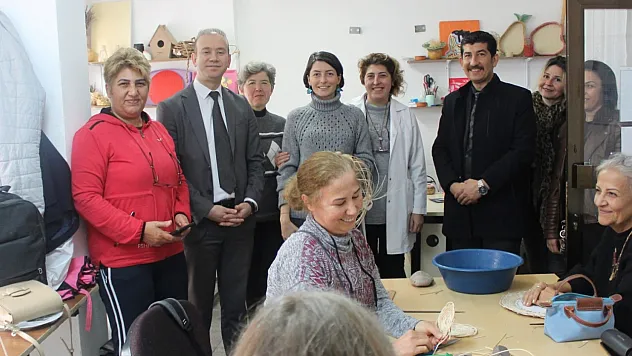 Kaymakam Maslak Halk Eğitim Merkezi'ndeki çalışmaları inceledi