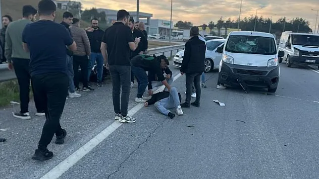 Kazaya müdahale trafik ekibinin uygulama yaptığını sandı, ters istikametten kaçarken kaza yaptı