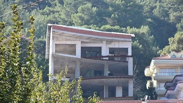 Kenan Evren'in metrekaresine 35 lira ödeyerek aldığı arsayı ve inşaatı kimse satın almıyor