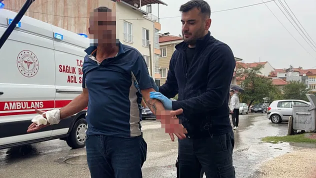 Kendi intihar teşebbüsünü ihbar edip polisle pazarlığa oturdu: 'Polis gitmeden ben gitmiyorum'