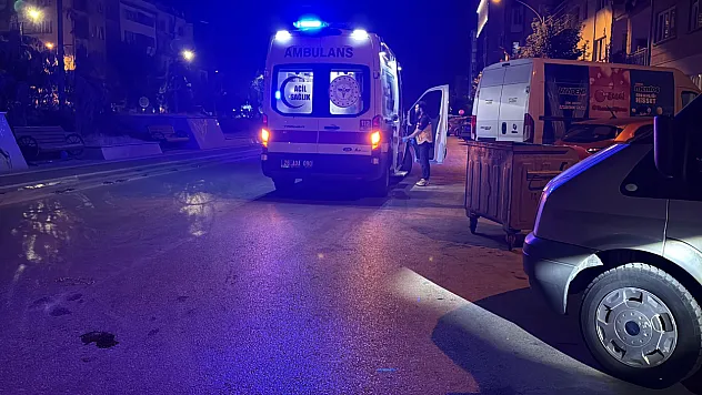 Kiraladığı scooterdan düşüp sızan alkollü kadın hastaneye kaldırıldı