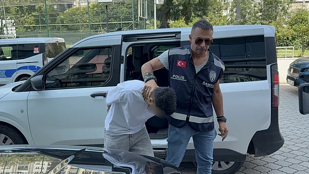 Kız arkadaşının kollarını kızgın kepçeyle yaktı