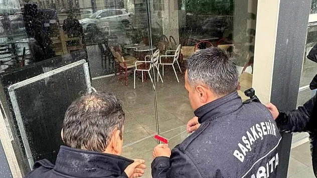 'Kız öğrenci yurdu karşısındayız' diye reklam yapan kafe mühürlendi