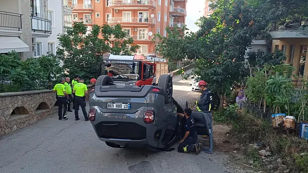 Kontrolden çıkan otomobil devrildi: 3 yaralı