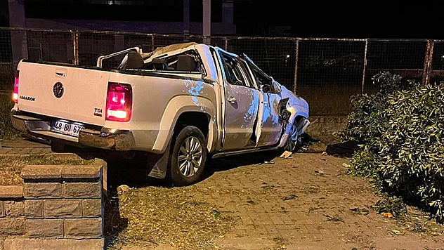 Kontrolden çıkan ticari araç şarampole devrildi, 1'i ağır 3 yaralı