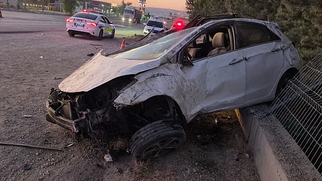 Kontrolünü kaybeden otomobil yoldan çıktı: 1 ölü, 1 yaralı