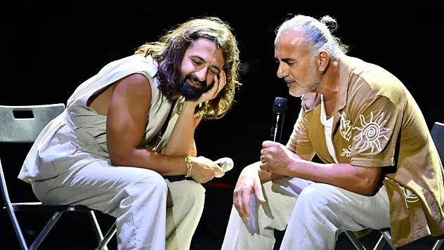 Koray Avcı sahne performansıyla coşturdu