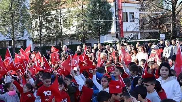 Köyceğiz'de Bayrak Yürüyüşü coşkuyla tamamlandı