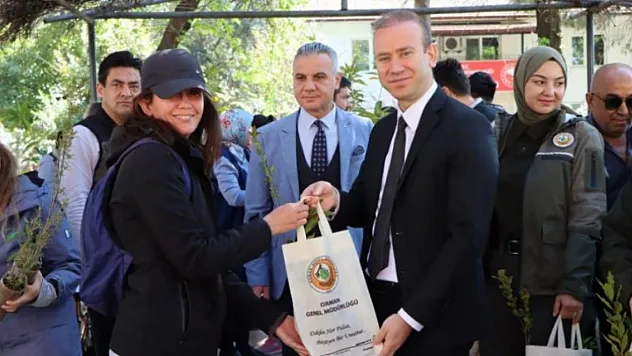 Köyceğiz'de fidan dağıtımı ve dikimi yapıldı