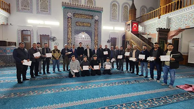 Köyceğiz'de Kur'an eğitimi alan kursiyerlere belge verildi