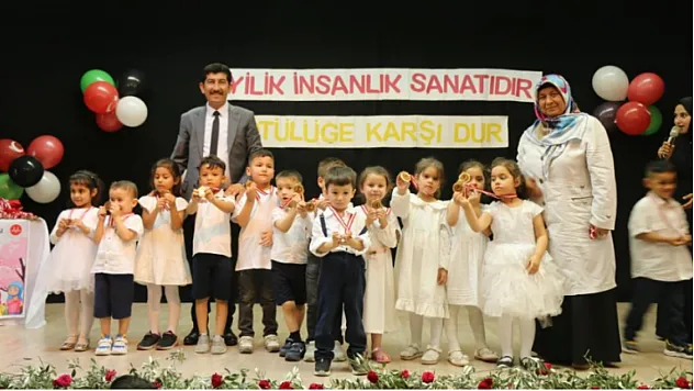 Köyceğiz'de minikler yıl sonu heyecanı yaşadı