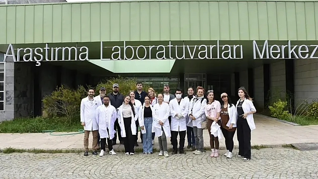 Köyceğiz'de öğrenciler ileri analiz yöntemlerini laboratuvarda inceledi