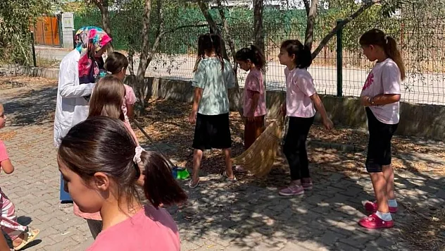 Köyceğiz'de öğrencilere çevre temizliği ve tasarruf eğitimi verildi